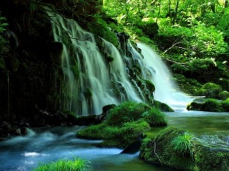 Een waterval representeert troost na trauma