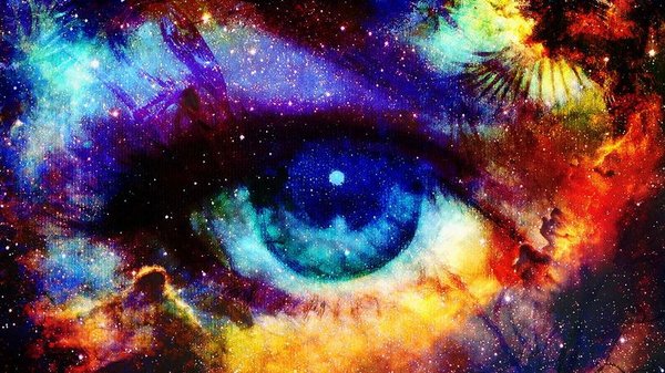 Een spiritueel oog in de kosmos, met kleurige sterrennevels er omheen
